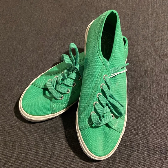 kelly green sneakers